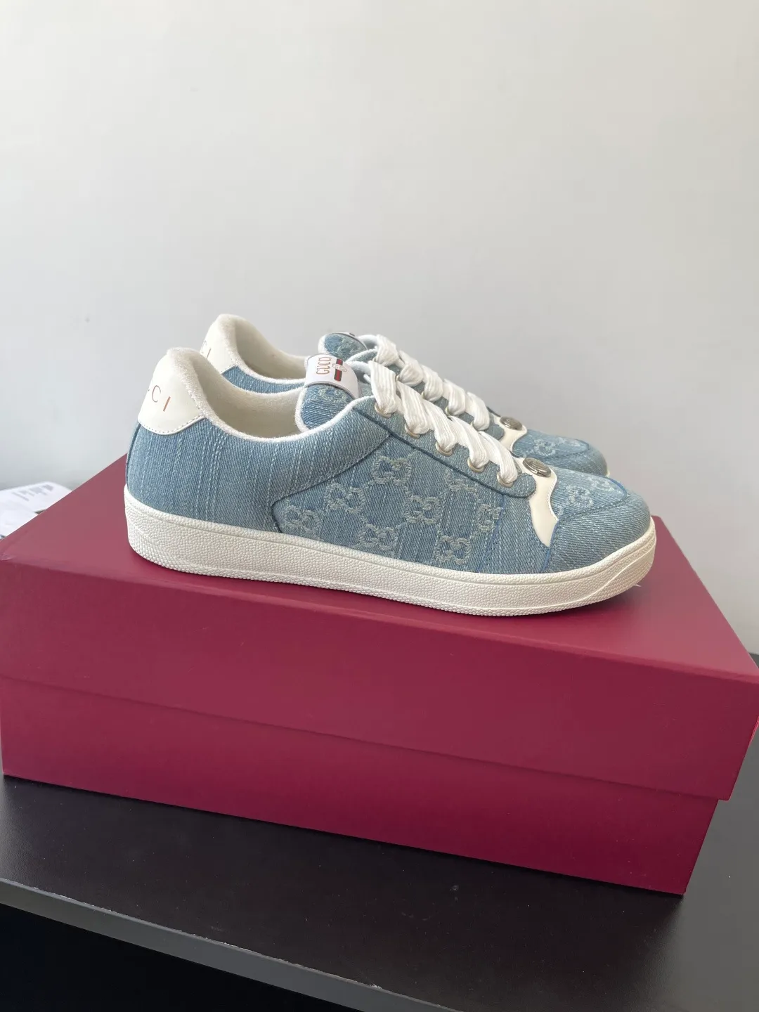 👟👟Ex-factory price 600👟👟 Gucci newly upgraded small dirty shoes for couples GG series old casual small dirty shoes catwalk style original development and purchase level version Metal double G crystal cylindrical logo Gucci original pattern ribbon Exclusive color rubbed cowhide fabric original terry cloth is delicate, soft and more comfortable and breathable Private molded two-color original TPU outsole (lower layer is wider, upper layer is narrower) Code number: 35-44